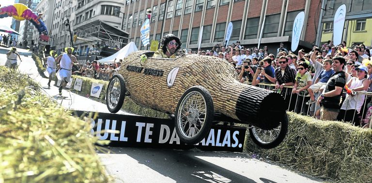 Divertida carrera de Autos locos en Buenos Aires