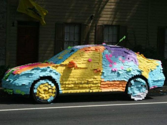 Wallpapering cars with Post-it