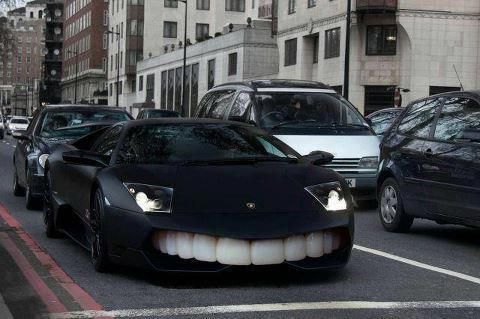 coches con dientes que te van a comer