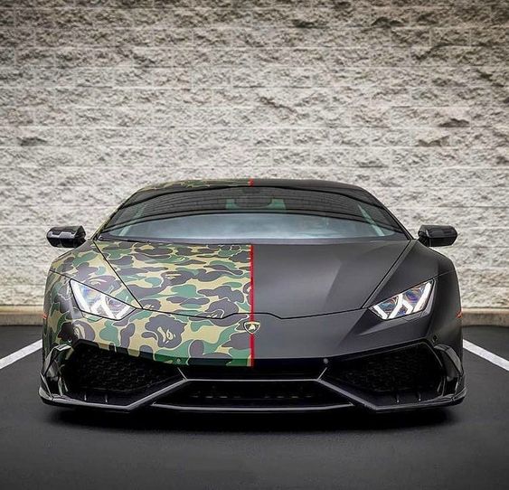 Lamborghini de camuflaje