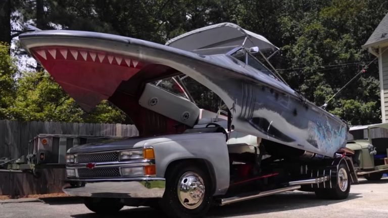 A curious mix: Yacht-car-Shark